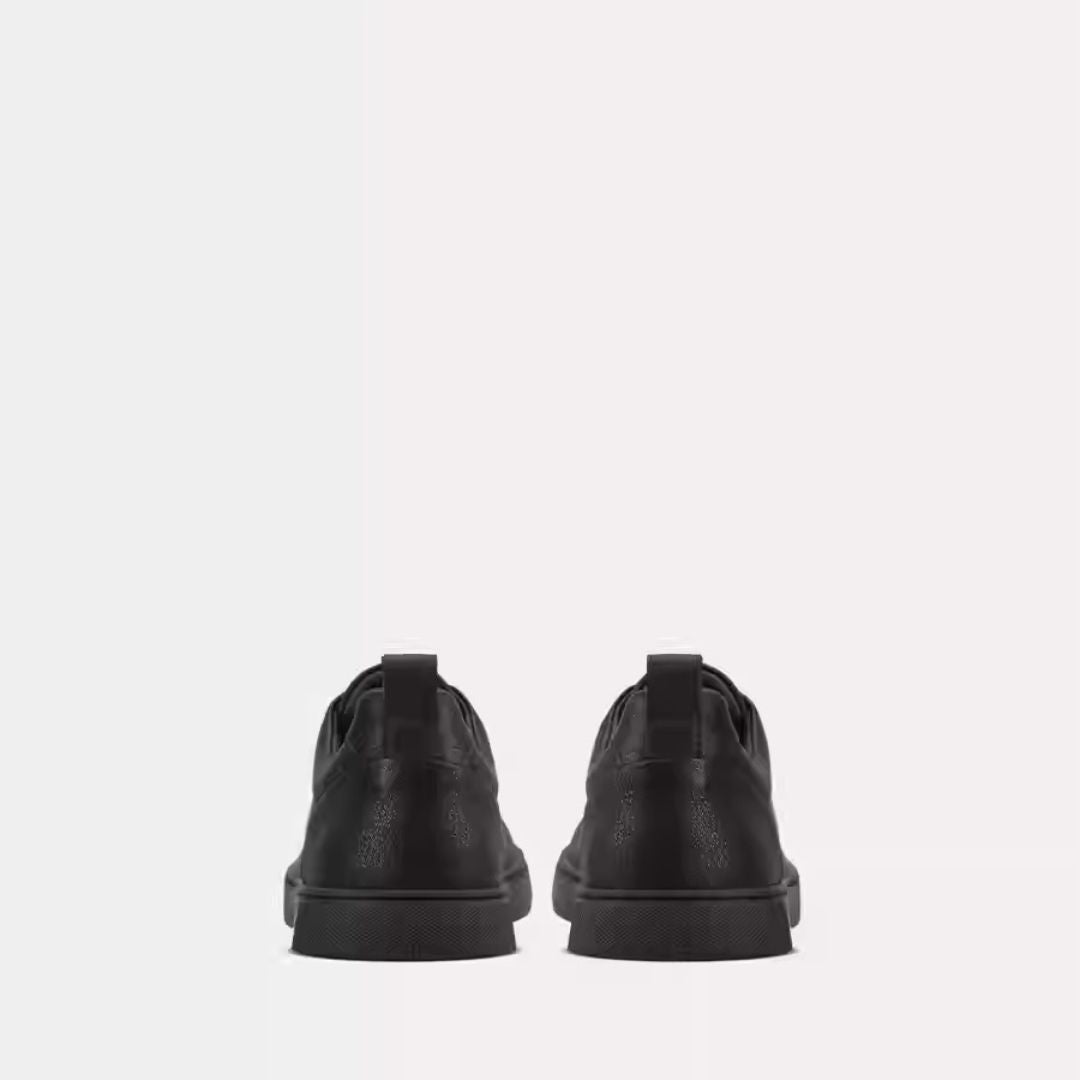 Sneaker ALL BLACK