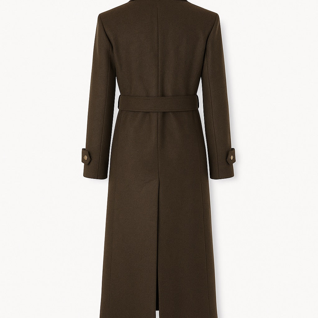 Elara Kastanie – Langer Wollmantel mit goldenen Knöpfen