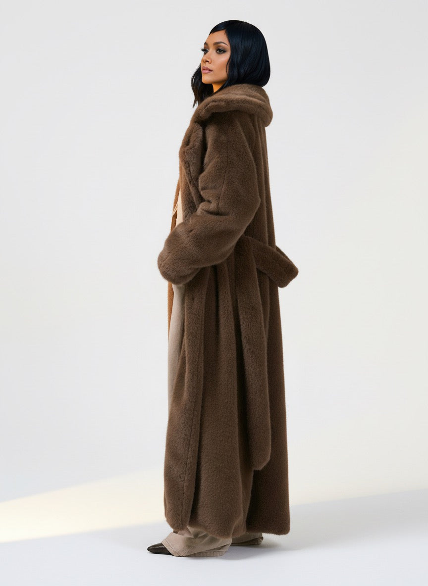 Maxi Damen Kunstfellmantel – Oversize Fit mit Bindegürtel